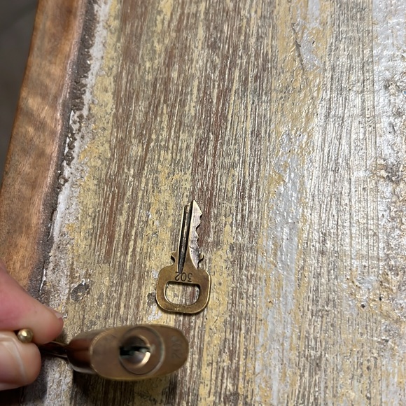 Louis Vuitton Lock Vintage authentic - Picture 7 of 7